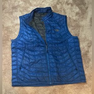 Blue Men’s North Face down puffer vest Size XL